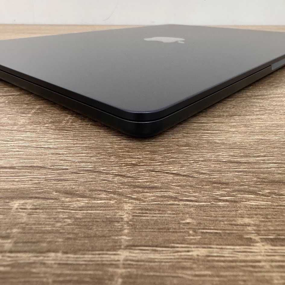 Macbook Air 13.6" 2024 M3 / 16Gb DDR5 / SSD 256Gb акб:100% (код:M0478)