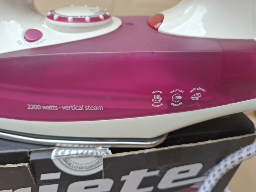 Żelazko Ariete 2200 Wat fioletowe