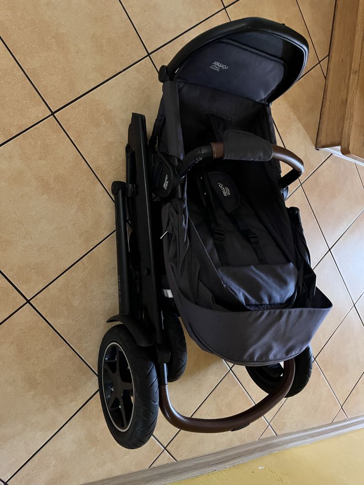 Britax Romer Smile 3 - wózek spacerowy w zestawie z gondolą