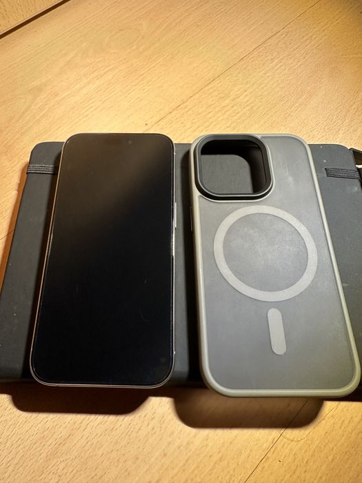 iPhone 15 Pro (256GB - Garantia Dezembro 2026)