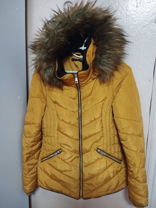 Зимова куртка жіноча