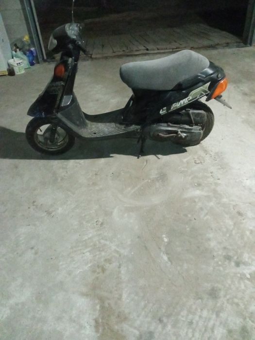 Продам скутер ямаха чамп