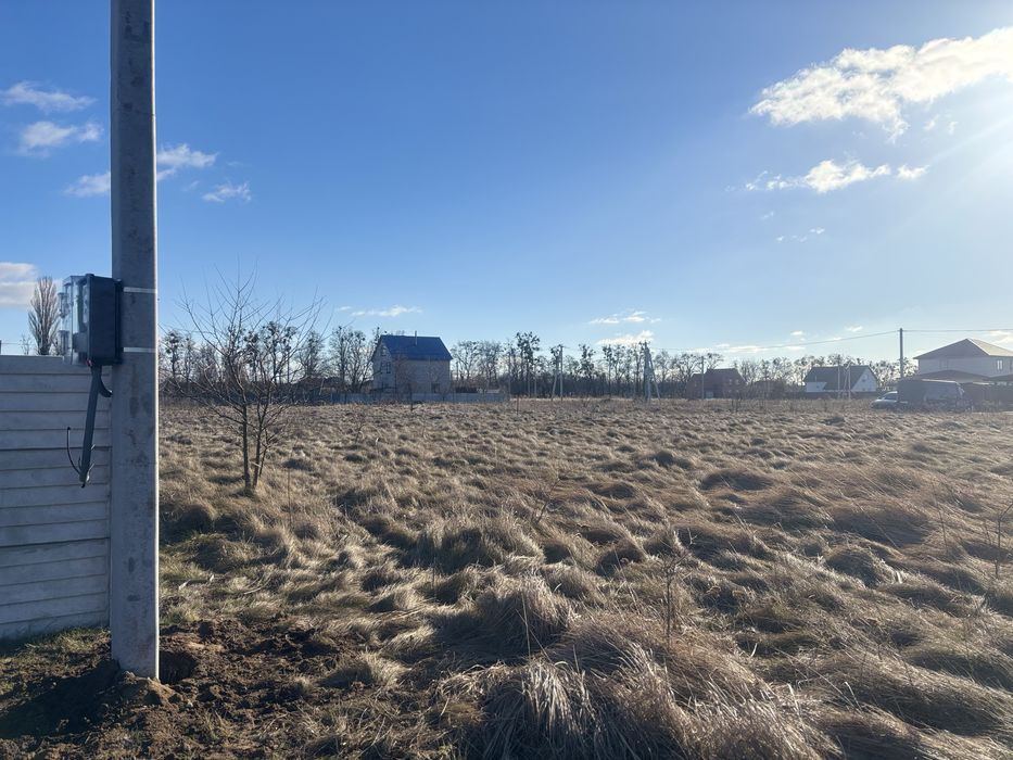 Продам земельну ділянку під Києвом