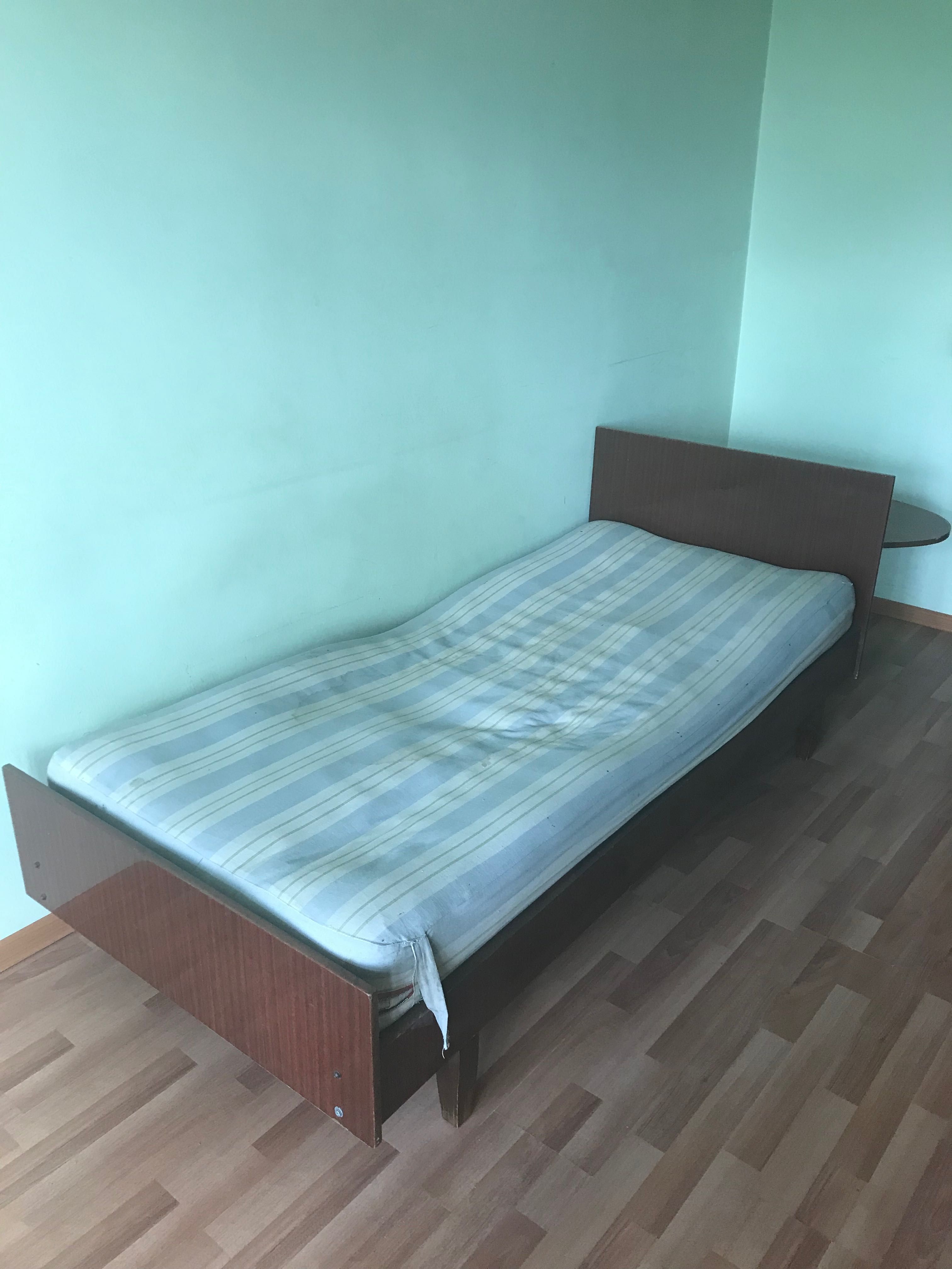 Ліжко з матрацом