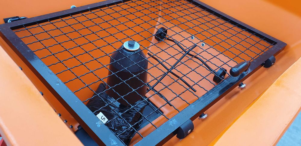 Solarka Piaskarka Posypywarka Dexwal PK 550 - W opcji zasuwa Hydr.