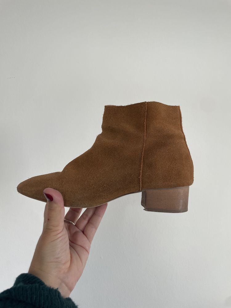 Botas camel em camurça