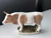 Porcelanowa figurka krowy vintage prl