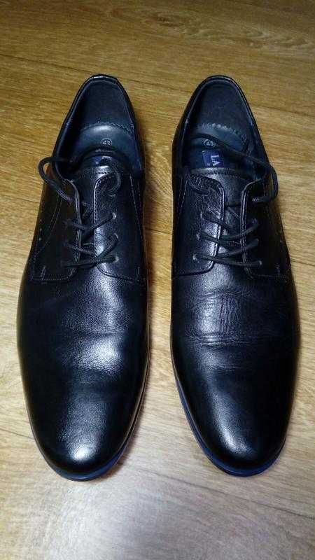 Кожаные класические туфли на шнурках Lasocki. 43-размер. 30 см.