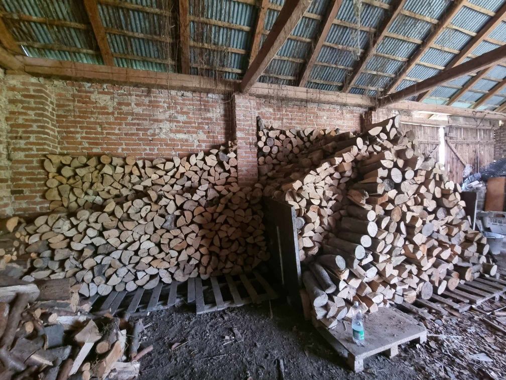 Drewno rąbane suche