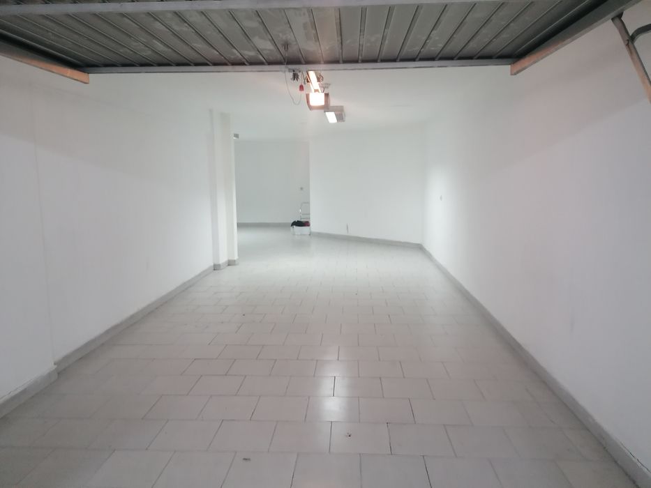 Grande Garagem fechada ou Pequeno Armazem