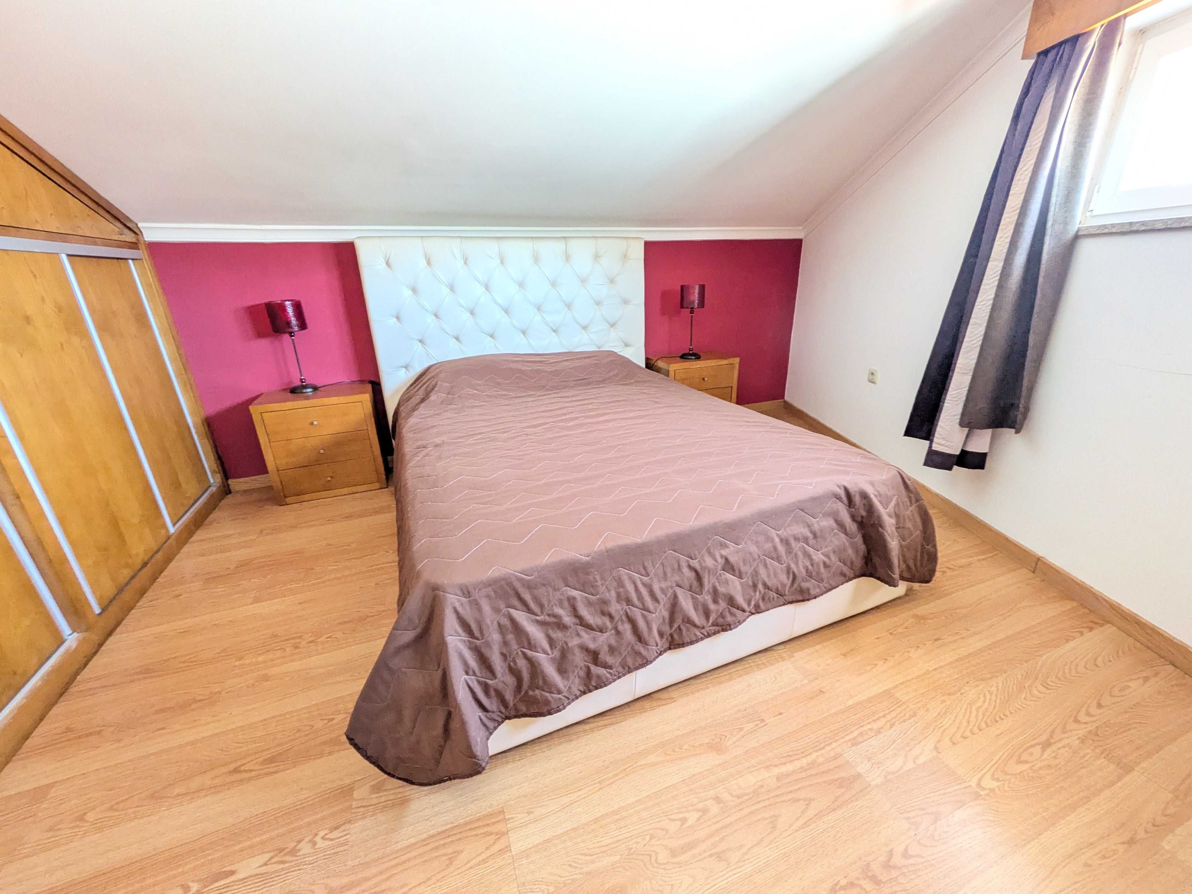 Apartamento T3+1 Duplex com 4 varandas, suíte com closet e escritório