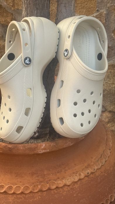 CROCS - tamanho 38- 39