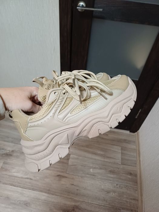 Кросівки 36 розміра