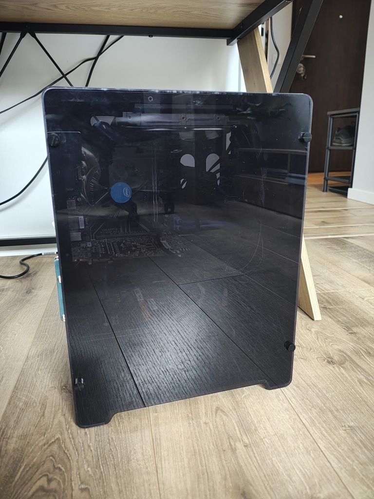 Komputer stacjonarny SSD 250 GB, i7 -8700, GTX1070Ti