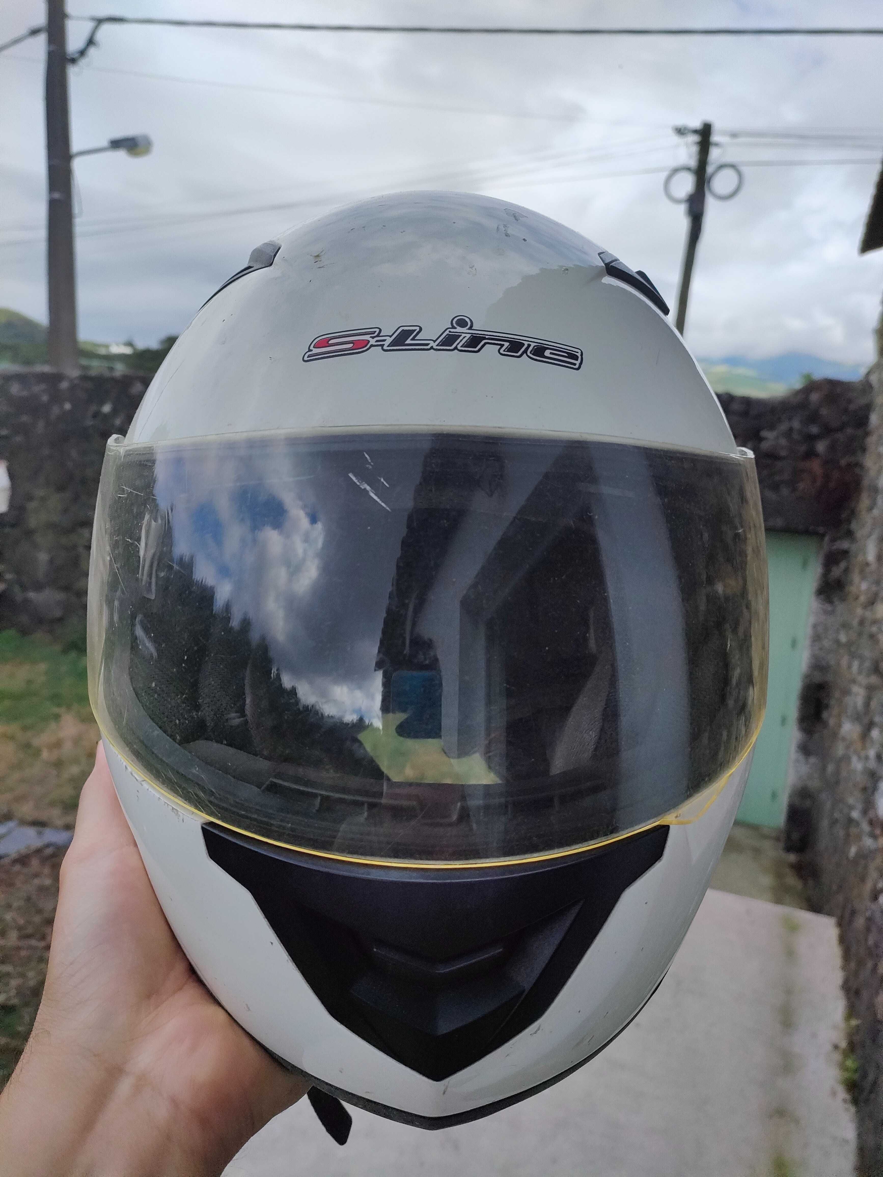 Vendo  capacete usado