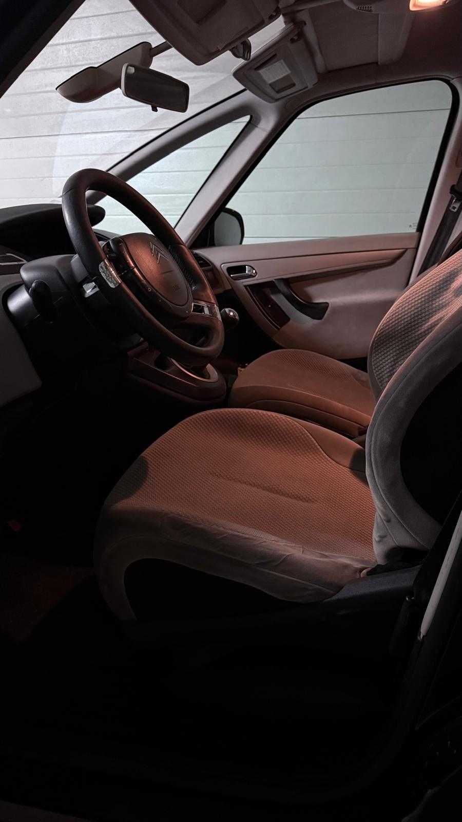 Carrinha 7 Lugares - Experiente, mas em excelente forma!
Ano: 2009