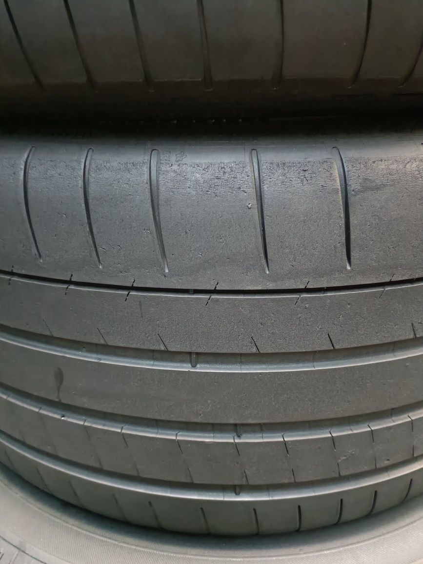 Pneus 285/30/20 Michelin
