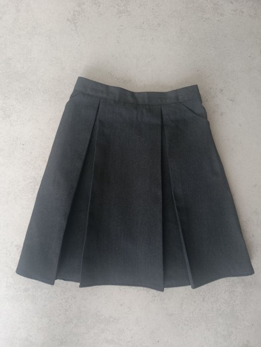 Nowa elegancka spódnica rozm 122/128 na 7/8 lat