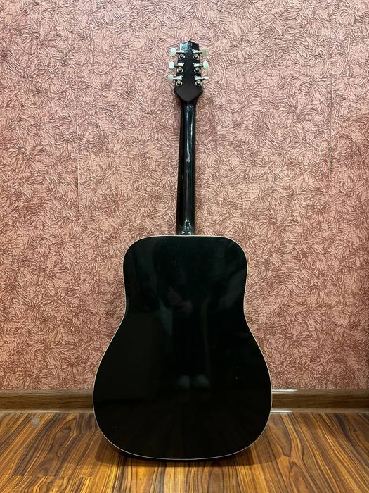 Гітара акустична, шестиструнна. Trembita