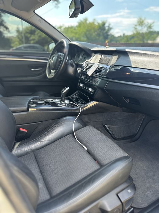 BMW f10 520i 2012 року