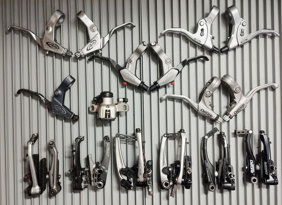 SKOTCH’s Bikes Garage... Peças, pecinhas e um monte de parafusos!!!