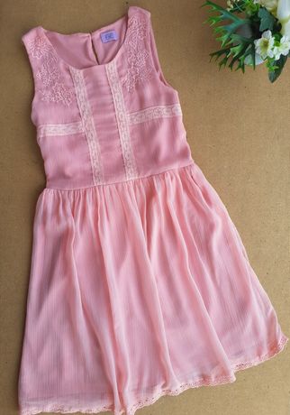 Ніжна шифонова рожева сукня з вишивкою на 9-10 років