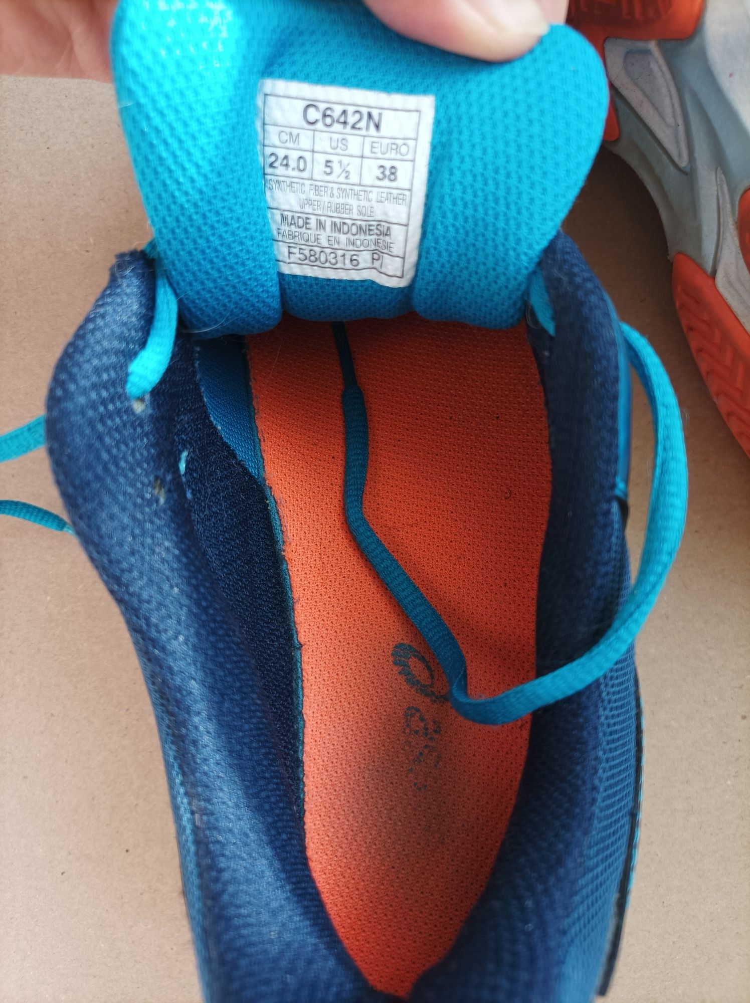 24,3cm 24cm Asics buty halowe halówki gel-beyond