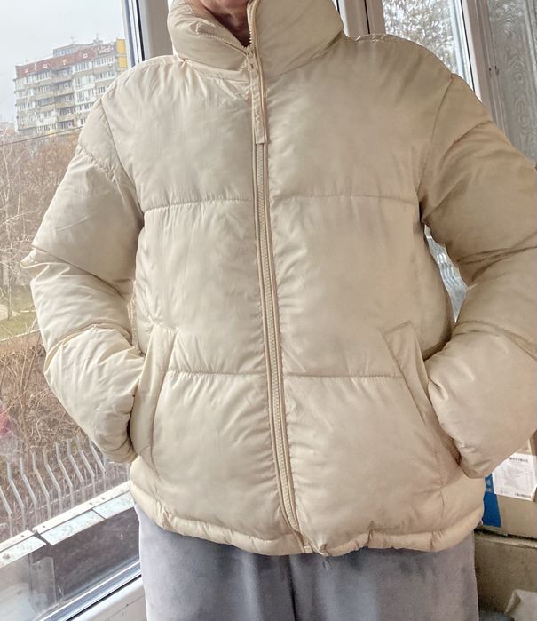 Куртка зима. Молочного цвета