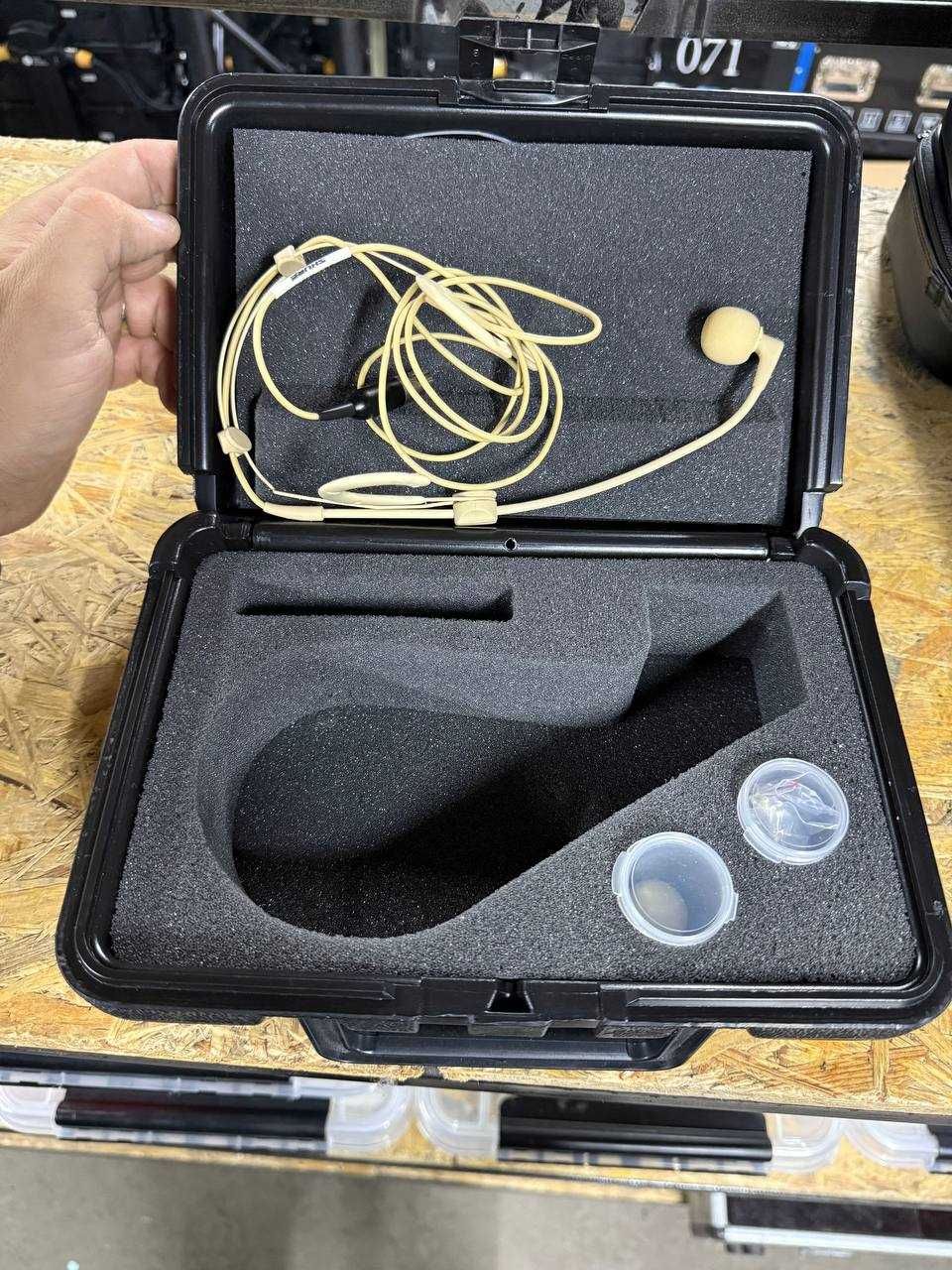 Наголовні мікрофони SHURE BETA 53 і BETA 54