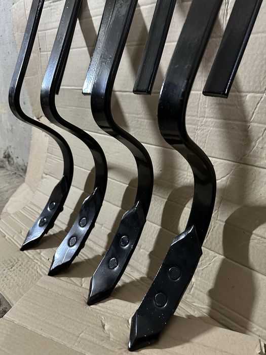 Стійка розпушувача слідів з долотом