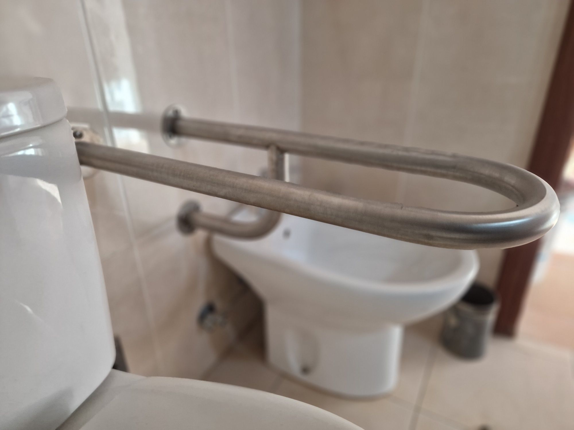 Apoios para sanita e banho