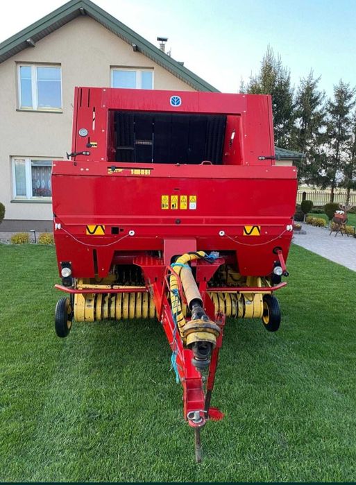 Prasa New Holland 648