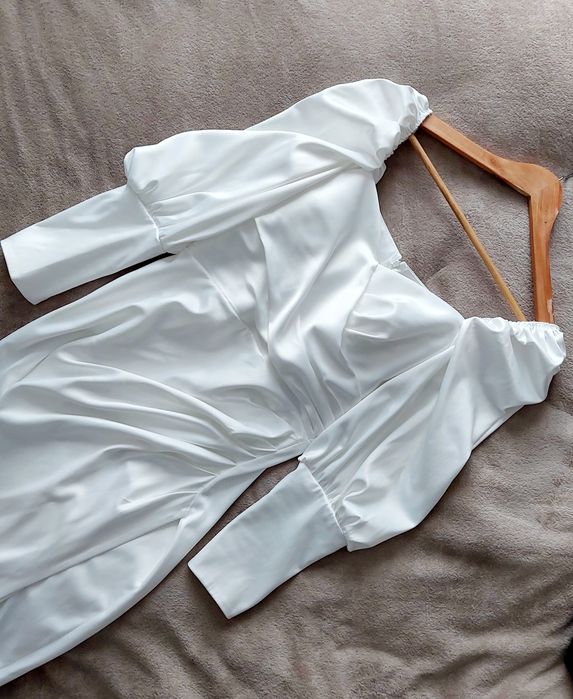 Suknia ślubna Kasa Dress model 333 Satynowa sukienka z gorsetem