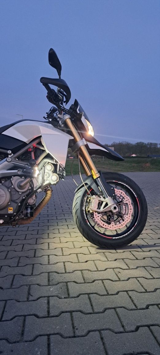 Aprilia Dorsoduro 750 supermoto motocykl