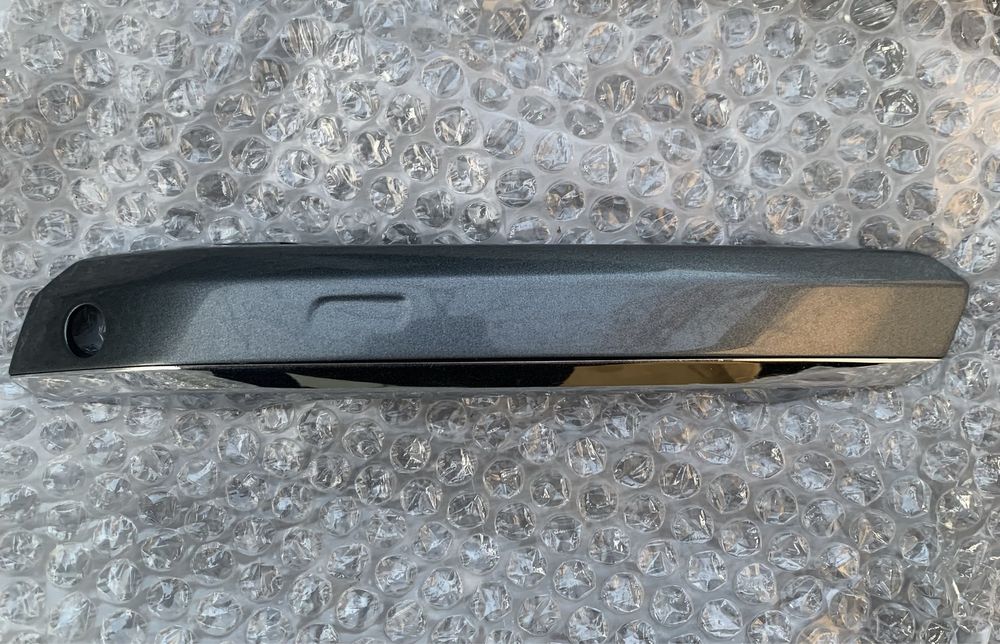 Накладка ручки левой передней двери Audi A4 B9