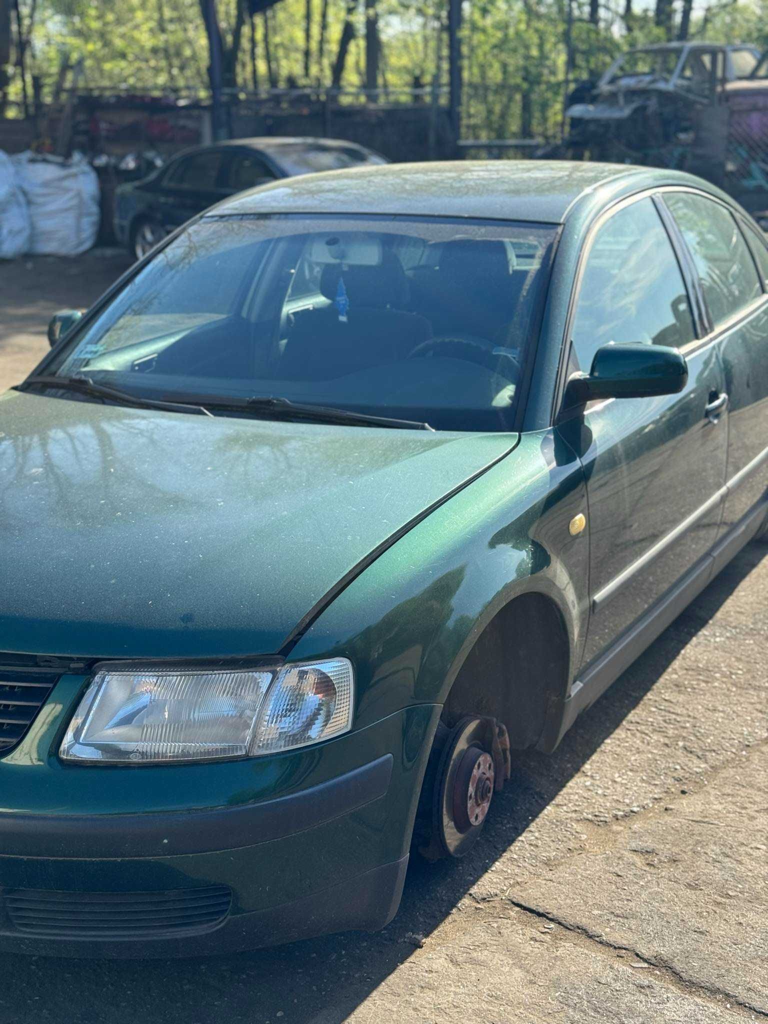 Sprzedam na części VW PASSAT 1999r