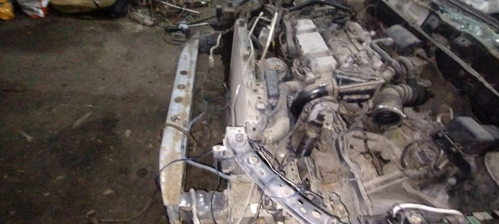 Продам мотор на Тойоту Авенсис на запчасти