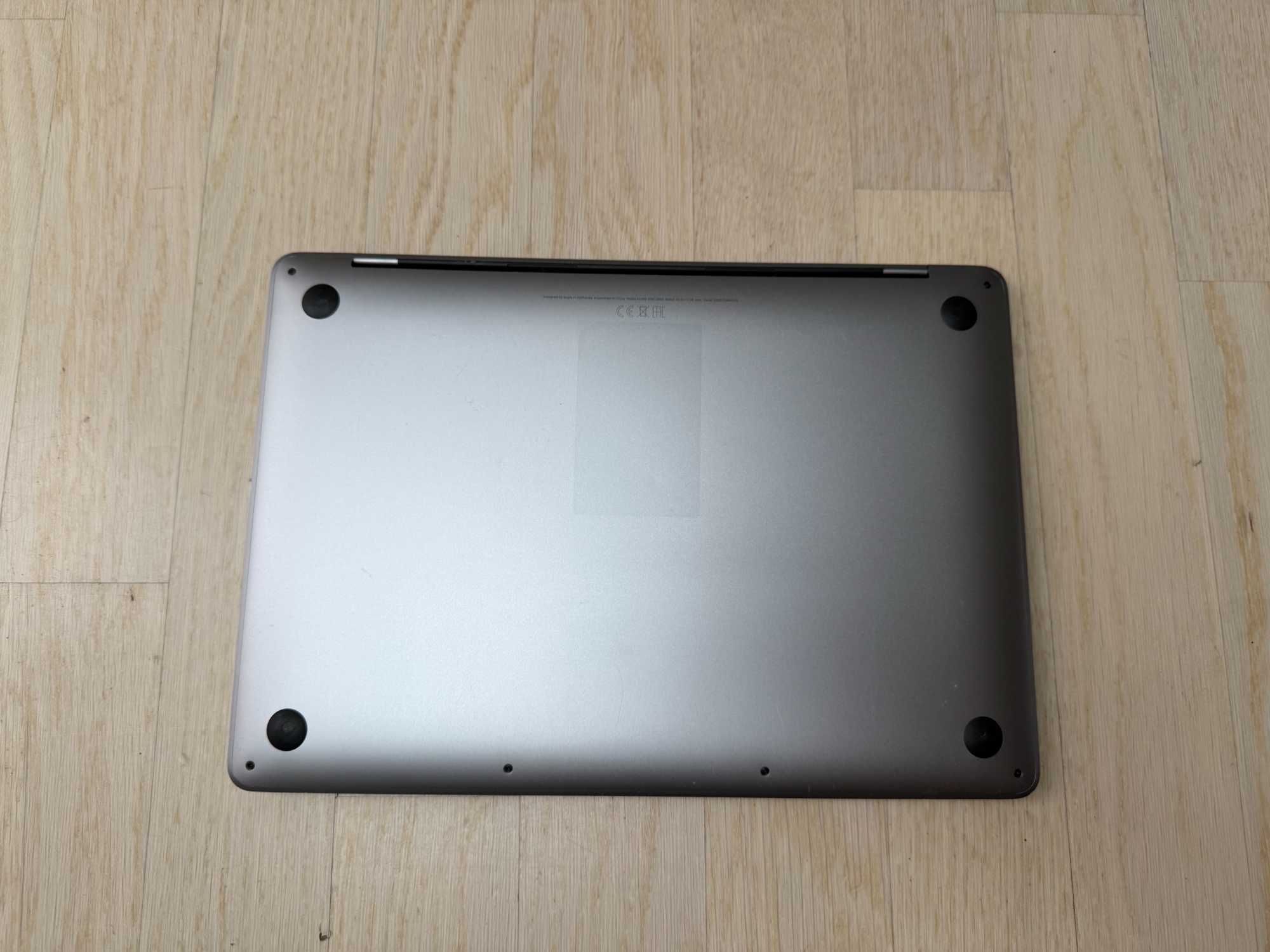 MacBook Pro 13" 2020 1.4 16GB RAM 256 GB SSD