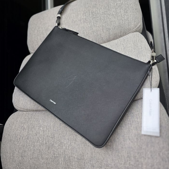 Чохол для ноутбука Calvin Klein