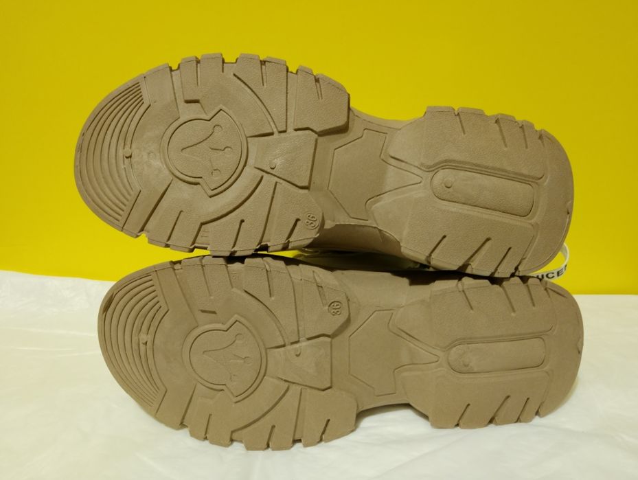 Нові. Чобітки зимові з хутром