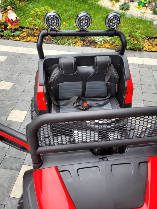 Дитячий електромобіль мерседес