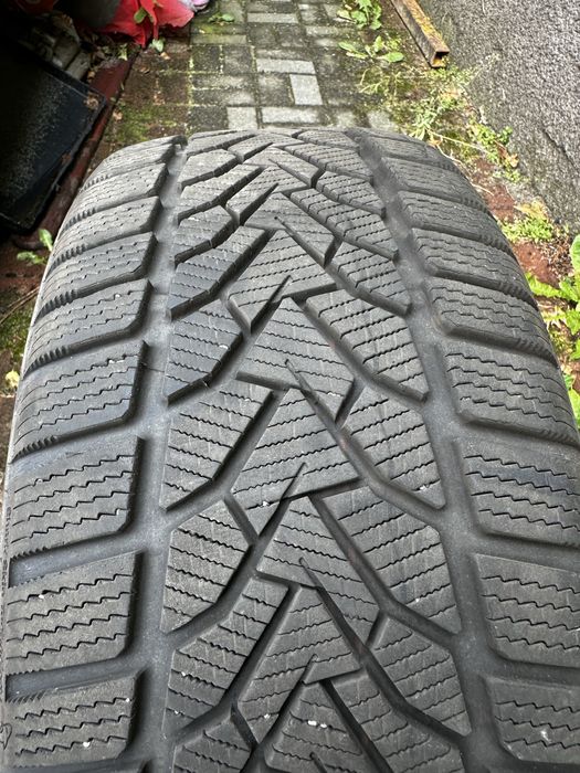 Opony Uniroyal WinterExpert 225/45/18 95V XL  dot 4923