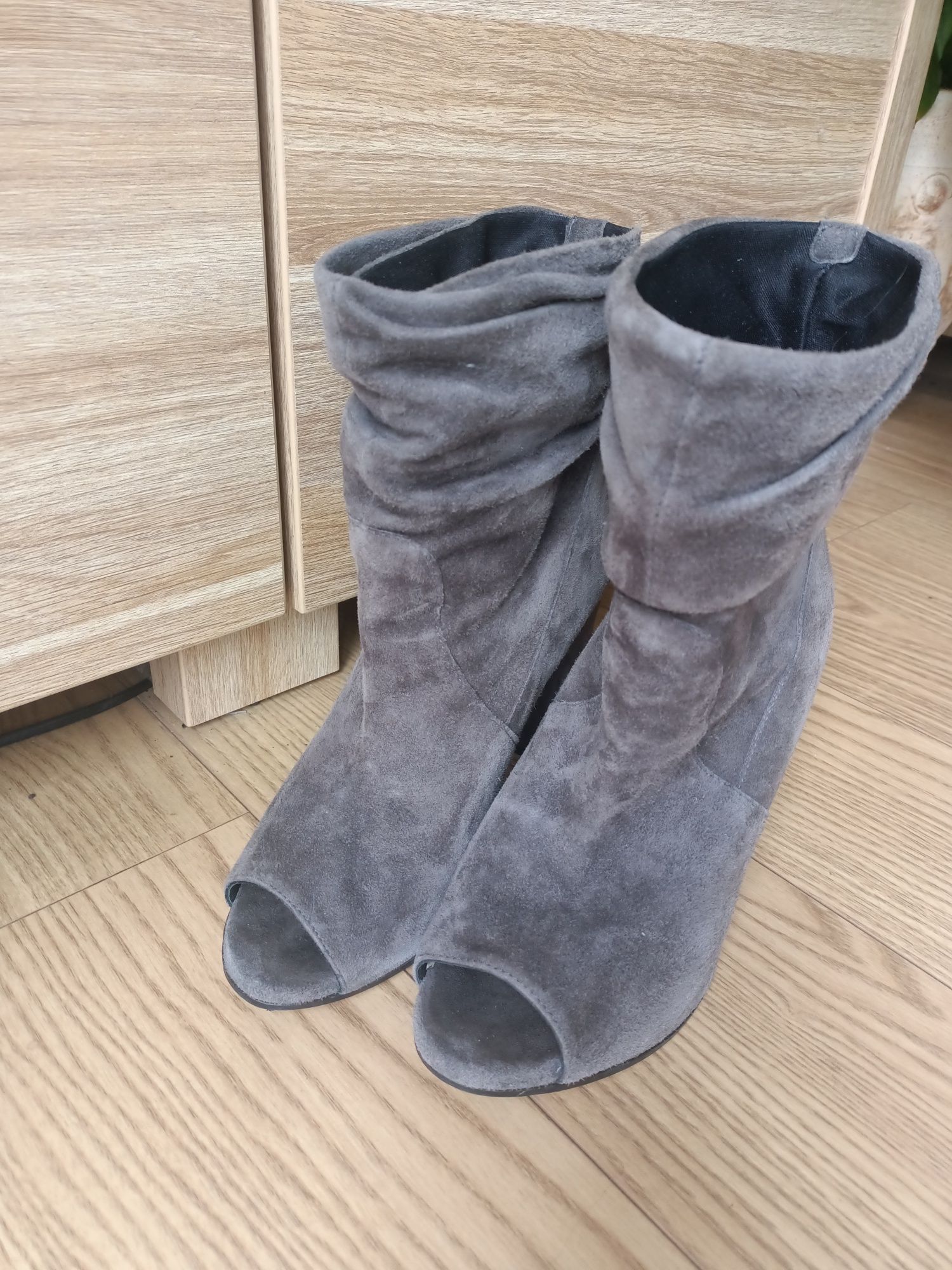 Botki peep toe Kazar