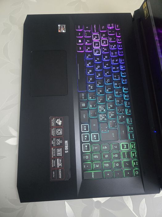 Acer Nitro 17.3"/144Hz/RTX 3060 6GB/Ryzen 5 5600H/RAM:16GB/SSD:512GB