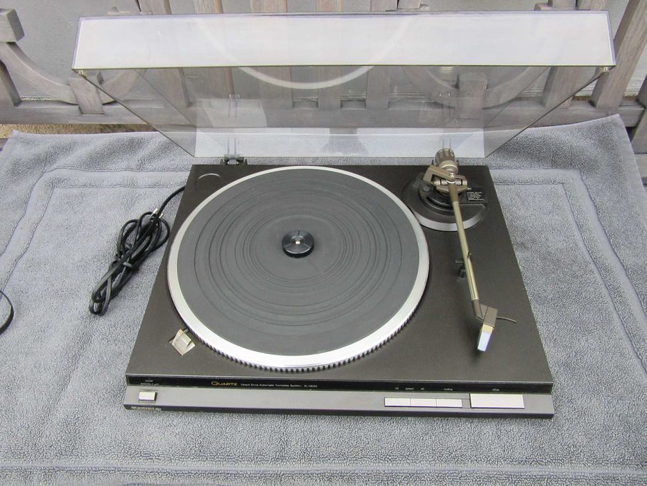 Gramofon Technics Quartz SL- QD22 Made in Japan
