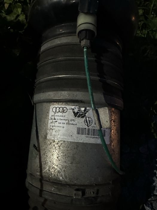 Пневмоамортизатор audi q5,80a616039E