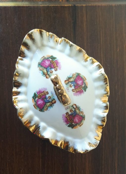 Guarda Jóias muito antigo.