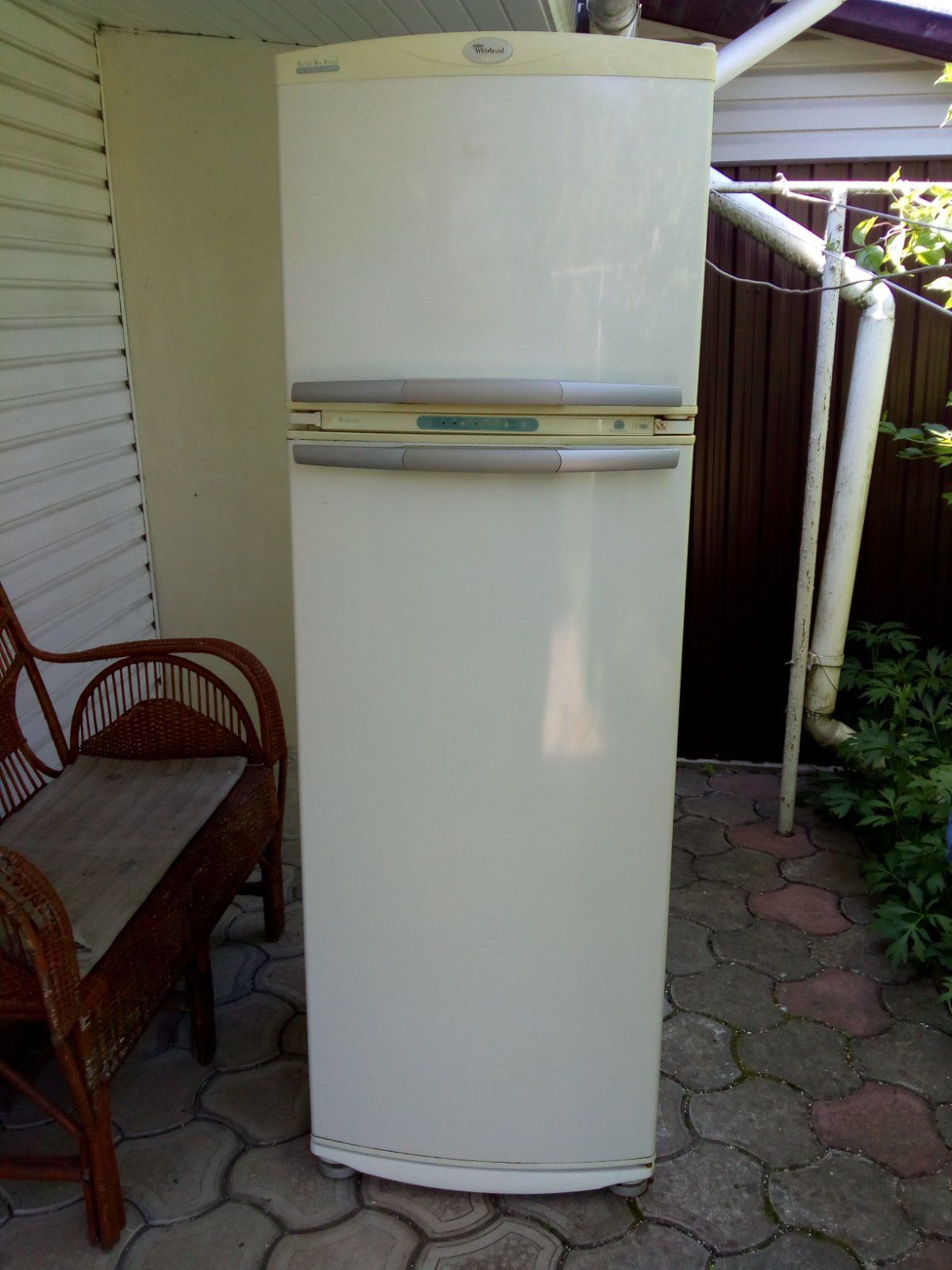 холодильник Whirlpool