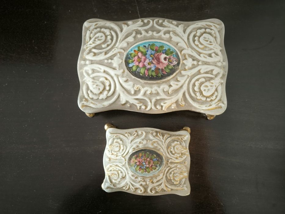 7 caixas. Vista Alegre. Caixa em madeira