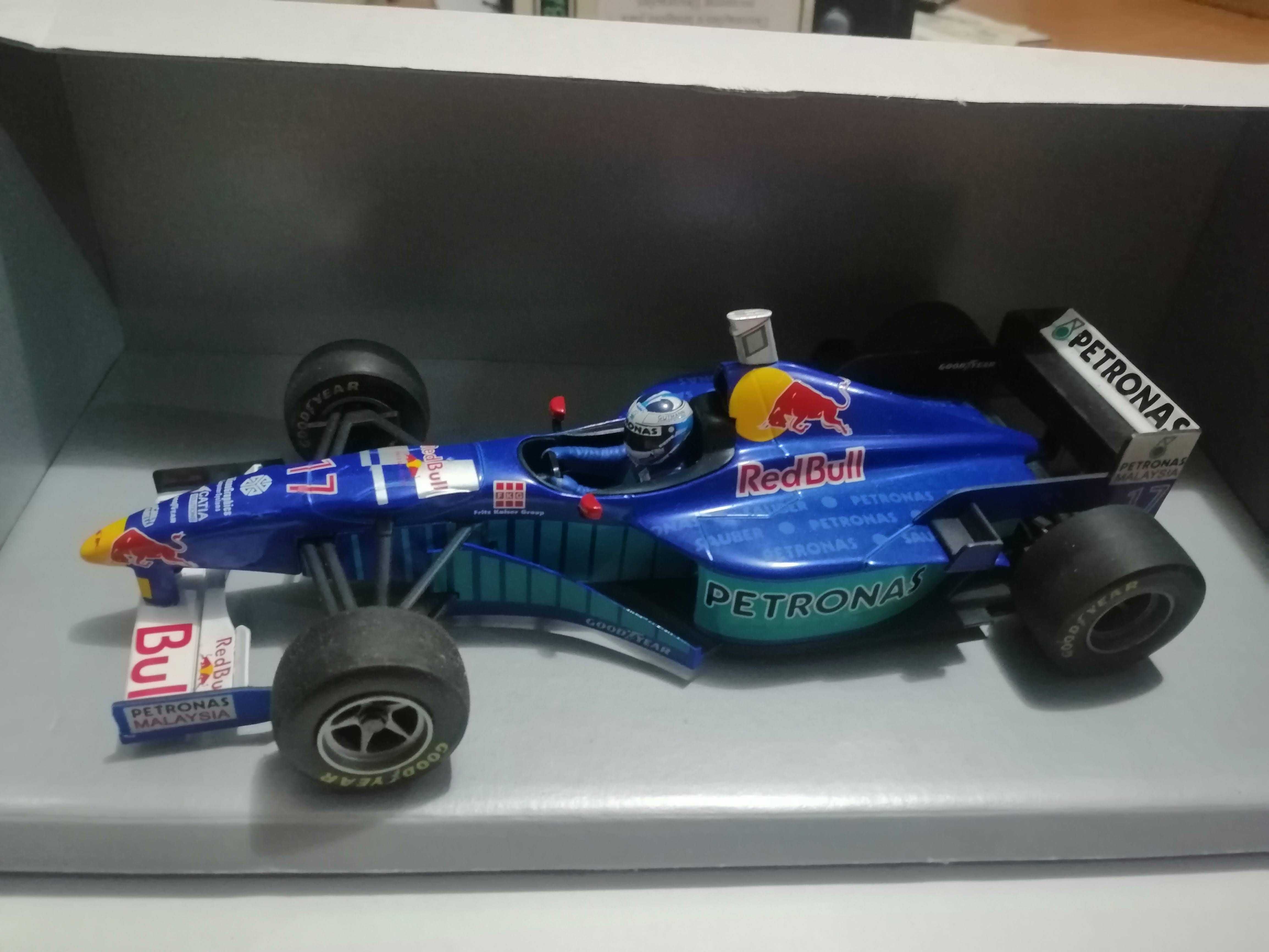 Sauber Petronas C16 Nicola Larini - 1/18